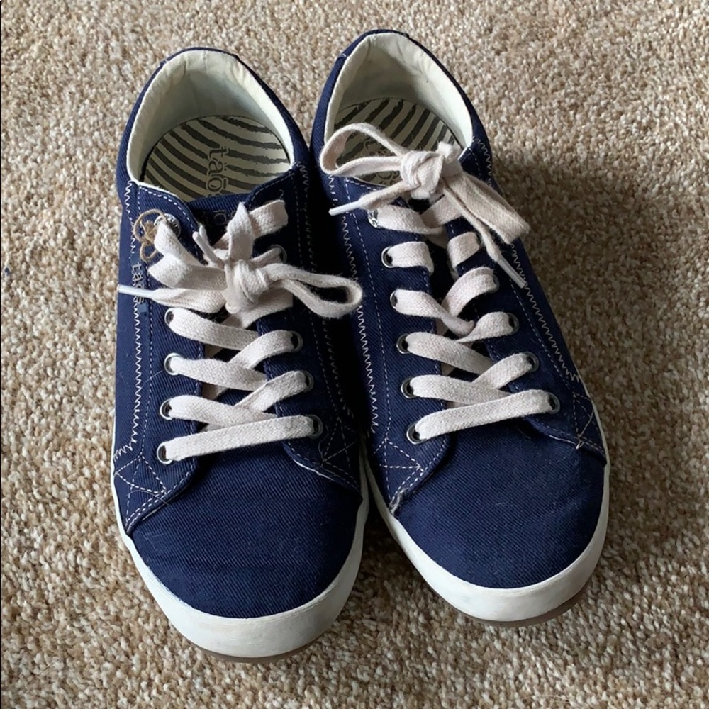 Taos Star Sneaker Navy sz 9
